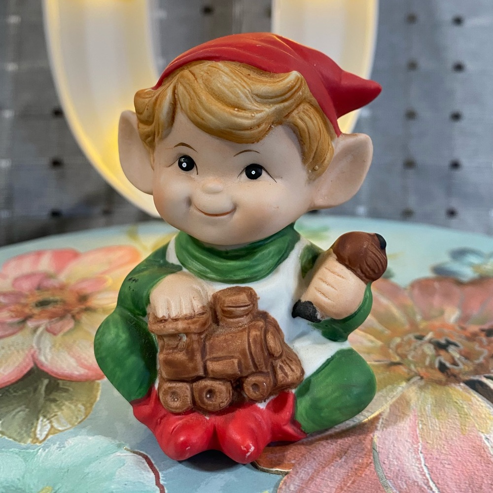 Vintage Homco Christmas Elves Figurines
Set 5253 Set of Three (3) - Picture 14 of 16
